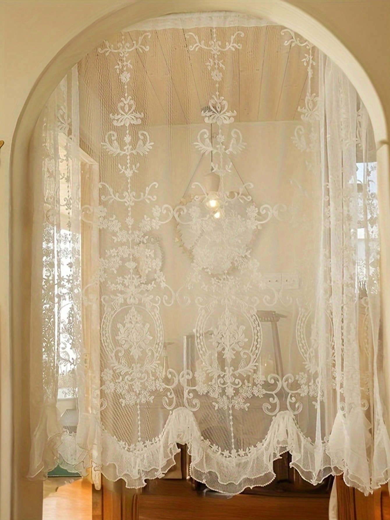Home Textiles France - ستارة باب كلاسيكية مطرزة بحواف لؤلؤية