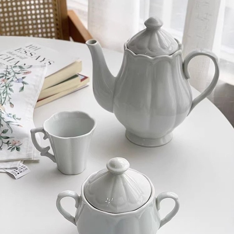 Home Textiles France - إبريق شاي سيراميك فرنسي بتصميم زهرة