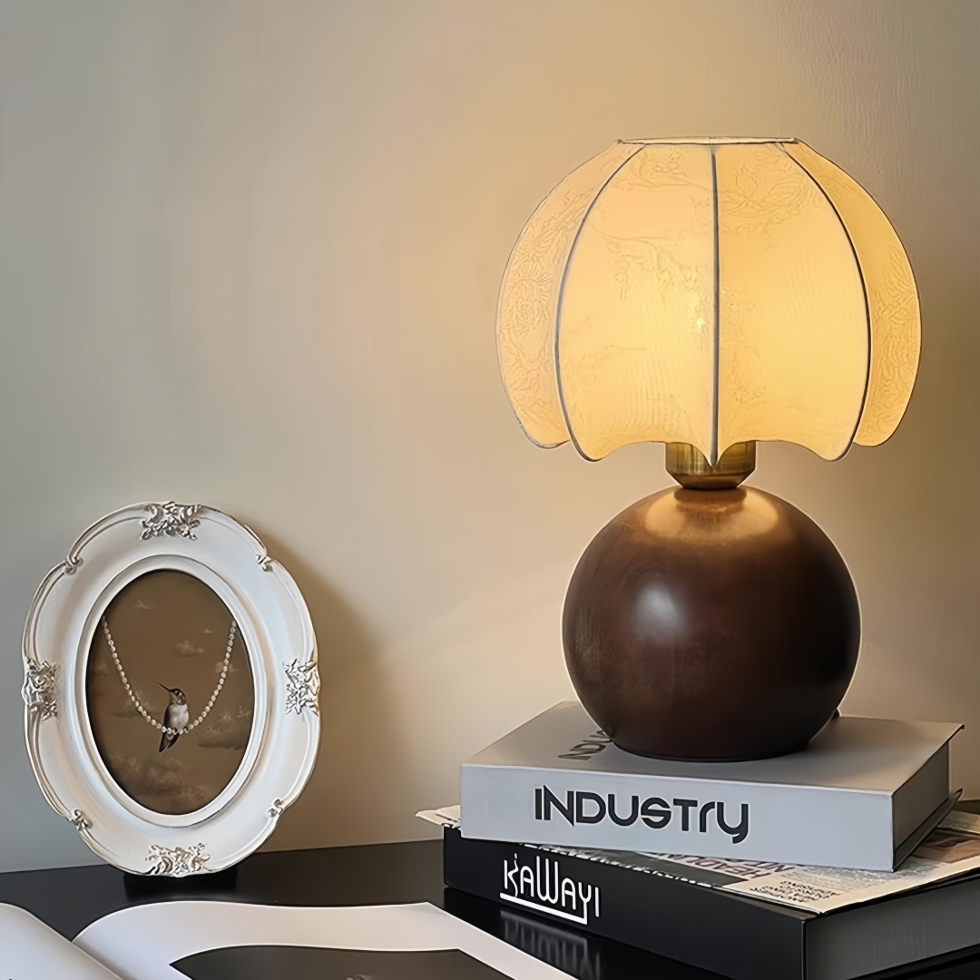 Home Textiles And Decor - مصباح طاولة بتصميم زهري عتيق، مصباح